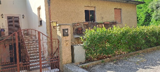 Foto Appartamento in via xx settembre, Scansano di 230 m² con 10 locali