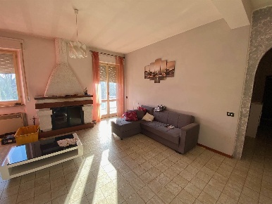 Foto Appartamento a Castelraimondo di 109 m² con 4 locali in vendita