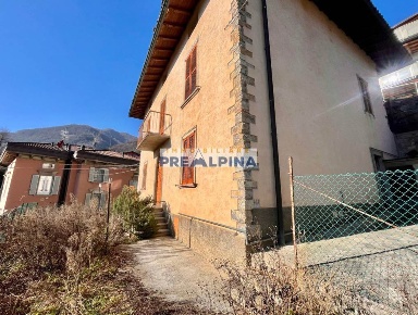 Foto Villa unifamiliare in Vicolo Montenero, Gazzaniga di 303 m² in vendita