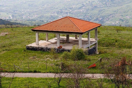 Foto Villa unifamiliare a Pignola di 338 m² con 7 locali in vendita