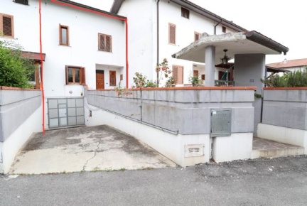 Foto Villa a schiera a Bellante di 200 m² con 5 locali in vendita