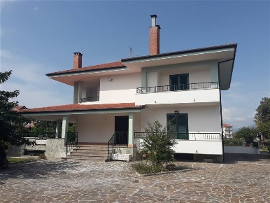 Foto Villa unifamiliare a Albanella di 550 m² con 15 locali in vendita