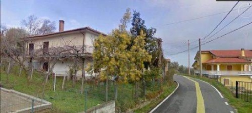 Foto Villa unifamiliare a Dipignano di 350 m² con 6 locali in vendita