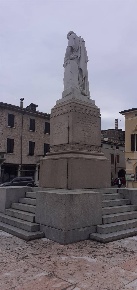 Foto Appartamento a Ostiglia di 230 m² con 6 locali in vendita