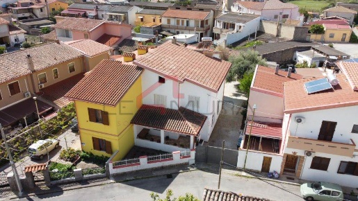 Foto Villa bifamiliare a San Giovanni Suergiu di 161 m² con 10 locali