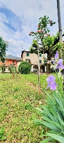 Foto Villa unifamiliare a Borgo a Mozzano di 293 m² con 13 locali