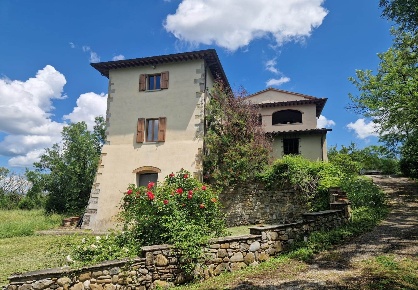 Foto Villa unifamiliare in via Santa Maria in Valle, di 590 m² in vendita