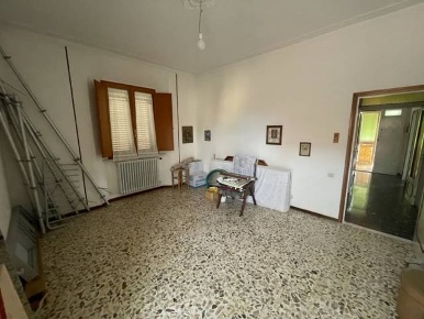 Foto Villa unifamiliare a Pomarance di 100 m² con 4 locali in vendita