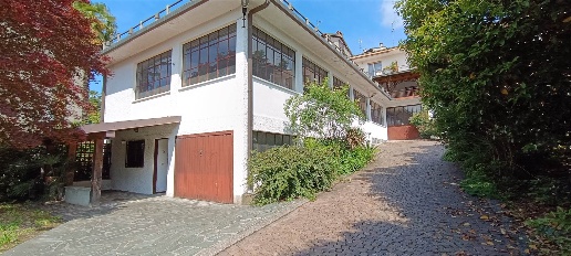 Foto Casa indipendente in Via Cesare Battisti  37, Invorio di 381 m²