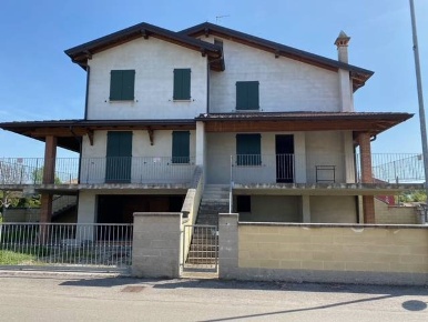 Foto Appartamento a Boretto di 175 m² con 3 locali in vendita