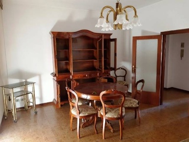 Foto Appartamento a Castelraimondo di 85 m² con 4 locali in vendita