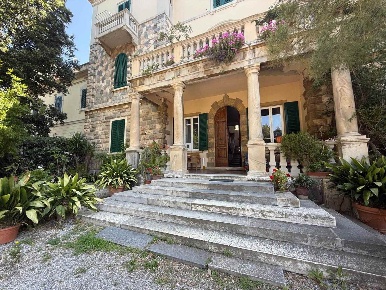 Foto Appartamento in Via Ponchielli 73, San Vincenzo di 86 m² con 4 locali