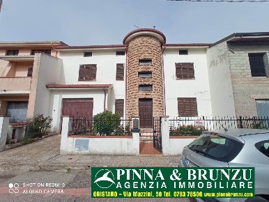 Foto Villa a schiera in Via Campidano 11, Ghilarza di 207 m² con 5 locali