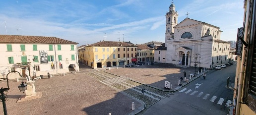 Foto Appartamento a Brescello Centro di 100 m² con 3 locali in vendita