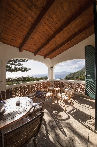 Foto Villa unifamiliare in via vallina 4, Maratea di 320 m² con 11 locali