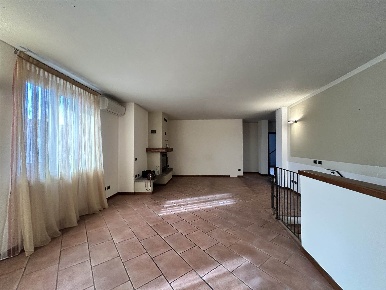 Foto Appartamento a San Giorgio Piacentino di 199 m² con 5 locali