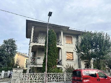Foto Appartamento a Pontenure Centro di 154 m² con 4 locali in vendita