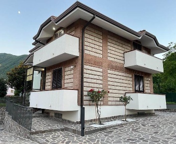Foto Villa unifamiliare in VIA FONTANELLE, Serino di 180 m² con 6 locali