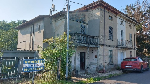 Foto Villa bifamiliare a San Giorgio Piacentino di 150 m² con 5 locali