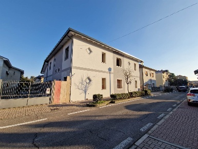 Foto Appartamento in Via Volta snc, Ceriano Laghetto di 83 m² con 2 locali