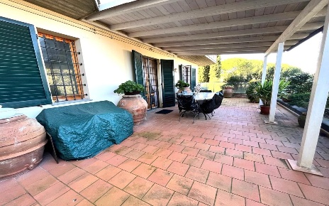 Foto Appartamento a Gambassi Terme di 135 m² con 6 locali in vendita