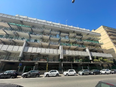 Foto Appartamento a Taranto di 205 m² con 9 locali in vendita