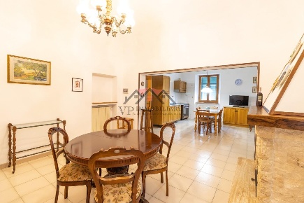 Foto Appartamento a Pomarance di 85 m² con 4 locali in vendita
