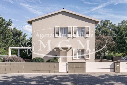 Foto Appartamento a Buti di 90 m² con 4 locali in vendita