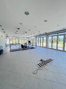 Foto Villa unifamiliare a Licciana Nardi di 700 m² con 10 locali in vendita