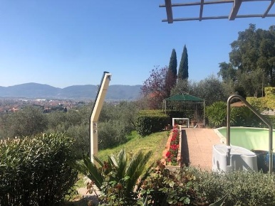Foto Villa unifamiliare a Fosdinovo di 500 m² con 18 locali in vendita