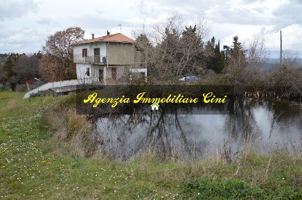 Foto Villa bifamiliare a Pomarance di 120 m² con 5 locali in vendita