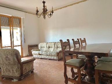 Foto Appartamento a Asciano di 120 m² con 6 locali in vendita