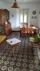Foto Appartamento a Fosdinovo di 120 m² con 5 locali in vendita