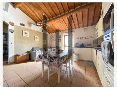 Foto Appartamento a Crespina Lorenzana di 115 m² con 4 locali in vendita