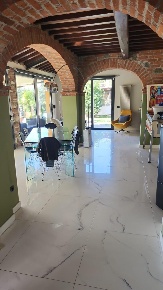 Foto Villa unifamiliare a Fosdinovo di 160 m² con 6 locali in vendita