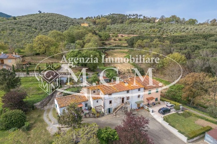 Foto Appartamento a Buti di 90 m² con 3 locali in vendita