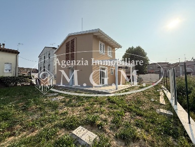 Foto Casa indipendente a Buti di 106 m² con 5 locali in vendita