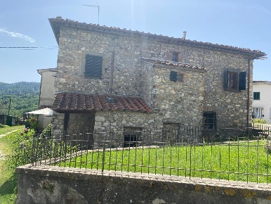 Foto Appartamento a Borgo a Mozzano di 130 m² con 4 locali in vendita