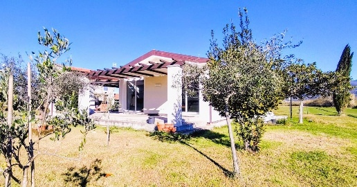 Foto Villa unifamiliare a Ameglia di 130 m² con 6 locali in vendita