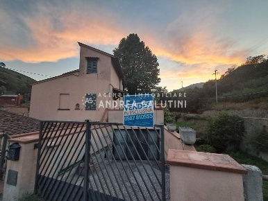 Foto Appartamento a Buti di 120 m² con 4 locali in vendita