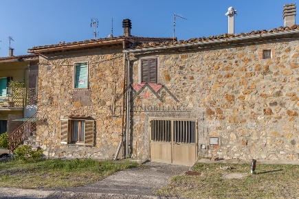 Foto Appartamento a Pomarance di 90 m² con 4 locali in vendita