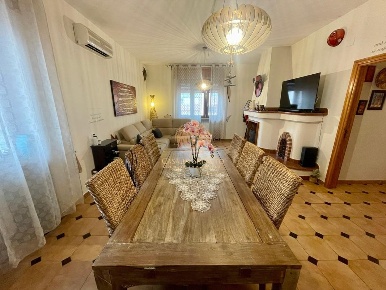Foto Appartamento a Specchia di 153 m² con 6 locali in vendita