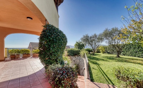Foto Villa a schiera a Fosdinovo di 180 m² con 8 locali in vendita