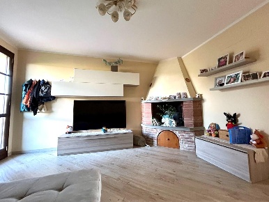 Foto Villa a schiera a Crespina Lorenzana di 240 m² con 6 locali in vendita