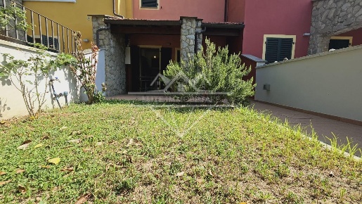 Foto Villa a schiera a Ameglia di 75 m² con 3 locali in affitto