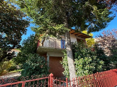 Foto Villa bifamiliare a Rapolano Terme di 280 m² con 13 locali in vendita