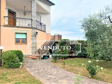 Foto Appartamento a Gambassi Terme di 160 m² con 6 locali in vendita