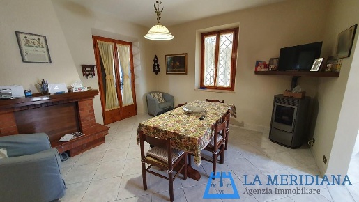Foto Appartamento a Larciano di 114 m² con 5 locali in vendita