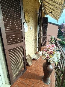 Foto Villa unifamiliare a Ameglia di 240 m² con 10 locali in vendita