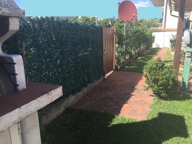 Foto Appartamento a Fosdinovo di 95 m² con 5 locali in vendita